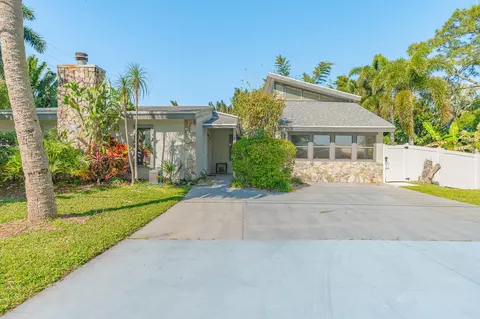 6109 Cassia Dr, Fort Pierce, FL 34982