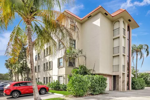 615 NE 12th Ave #202, Fort Lauderdale, FL 33304