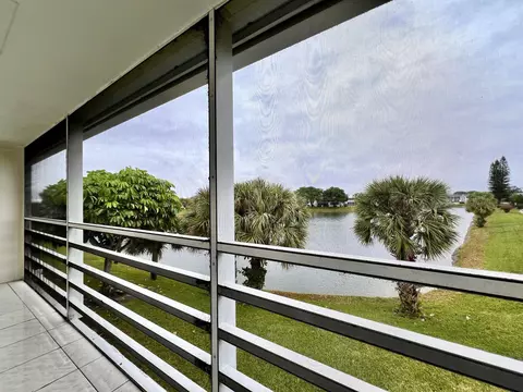 225 Somerset L, West Palm Beach, FL 33417