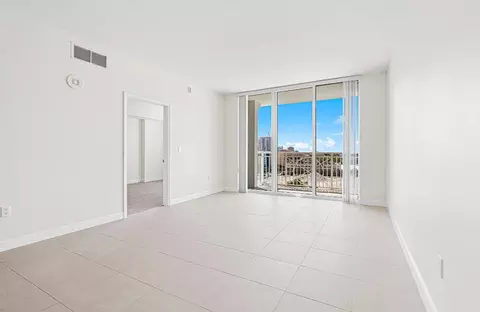 480 Hibiscus #829, West Palm Beach, FL 33401