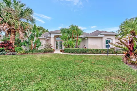 8192 SE Pilots Cove Ter, Hobe Sound, FL 33455