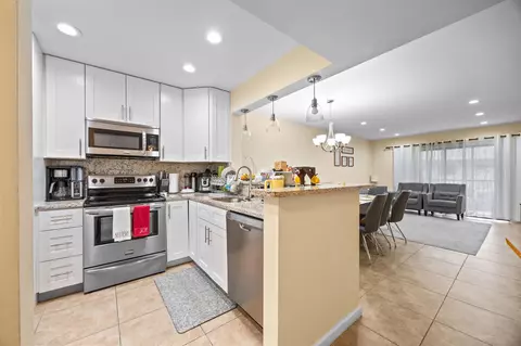 1240 S Military Trl #1122, Deerfield Beach, FL 33442