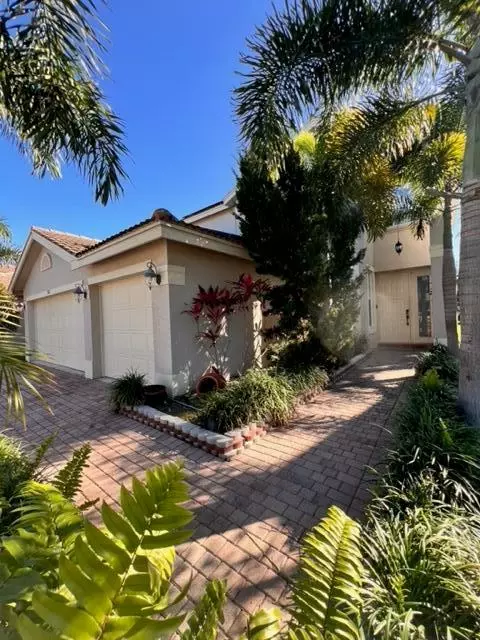 5512 Albin Dr, Greenacres, FL 33463
