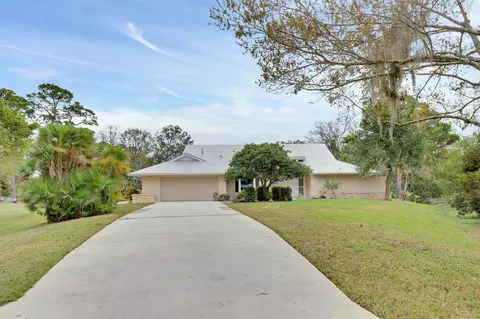 1014 SE Kitching Cove Ln, Port Saint Lucie, FL 34952