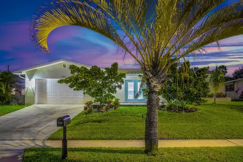 1410 Hillcrest Dr, Lake Worth Beach, FL 33461
