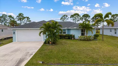 5632 NW Whitecap Rd, Port Saint Lucie, FL 34986