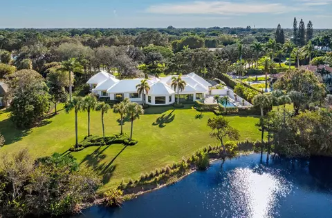 39 Country Rd S, Village Of Golf, FL 33436