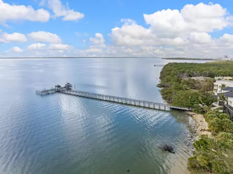 7671 Pelican Pointe Dr, Jensen Beach, FL 34957