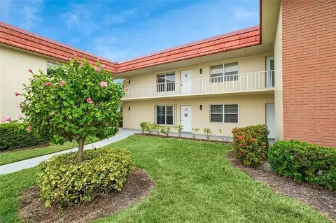 52 Woodland #202, Vero Beach, FL 32962