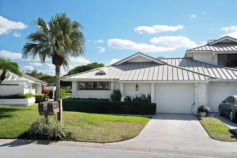 5607 SE Foxcross Pl, Stuart, FL 34997