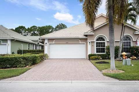 600 NW Red Pine Way, Jensen Beach, FL 34957