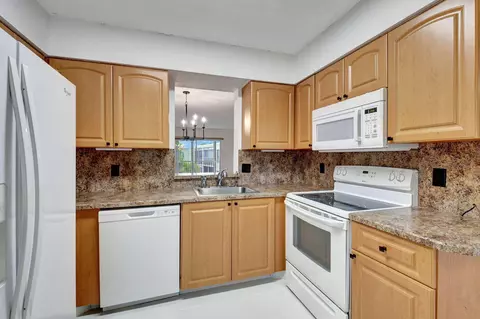 6585 Kensington Ln #408, Delray Beach, FL 33446