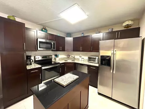 433 Pine Glen Ln #B-1, Greenacres, FL 33463