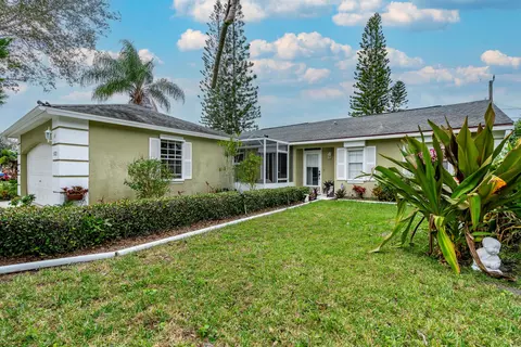 1921 SE Gaskins Cir, Port Saint Lucie, FL 34952