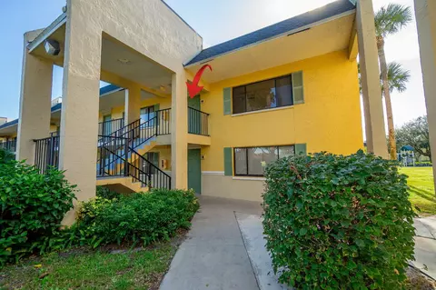 720 Meadows Cir #720, Boynton Beach, FL 33436