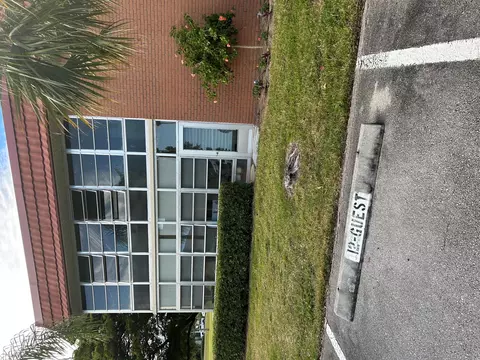 12 Vista Palm Ln #101, Vero Beach, FL 32962