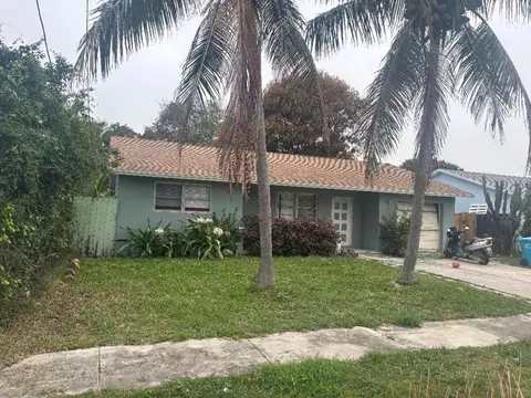 805 SE 3rd, Boynton Beach, FL 33435