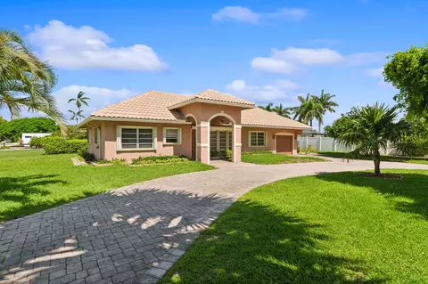 541 SE 15th Ave, Deerfield Beach, FL 33441