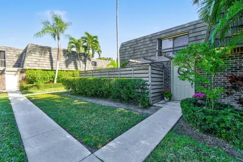 222 2nd, Palm Beach Gardens, FL 33418