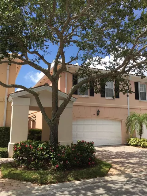 28 Live Oak Cir, Tequesta, FL 33469