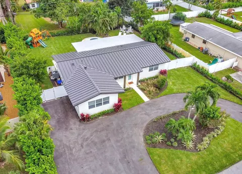 3214 Canal Dr, Boynton Beach, FL 33435