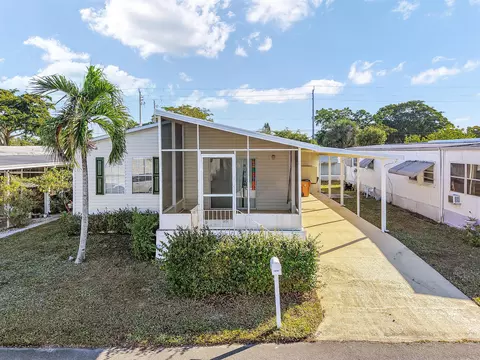 4920 NW 2nd Ter, Pompano Beach, FL 33064