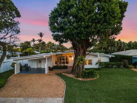 181 Beacon Ln, Jupiter Inlet Colony, FL 33469