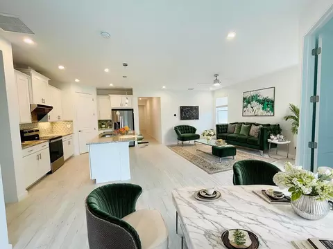 6716 Pointe Of Woods Dr, West Palm Beach, FL 33413