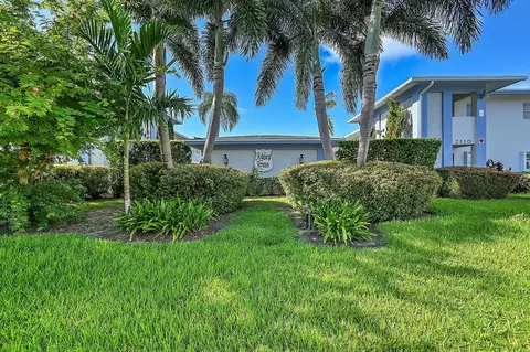 2110 NE 42nd St # 1B, Lighthouse Point, FL 33064
