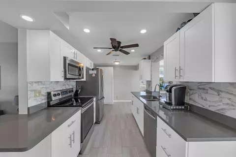 2550 NW 2 Dr, Pompano Beach, FL 33064