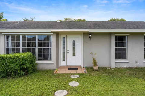 365 11th Ct, Vero Beach, FL 32962