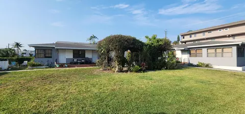 130 S Lakeside 1 Dr, Lake Worth Beach, FL 33460