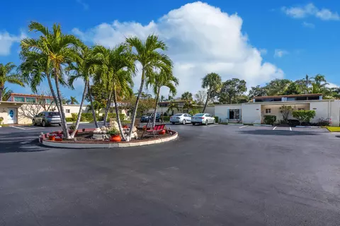 2541 Boundbrook Blvd #117, Palm Springs, FL 33406