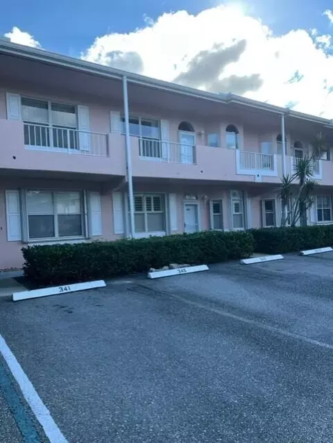 18081 SE Country Club Dr #BLDG 35  348, Tequesta, FL 33469