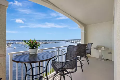 775 NW Flagler Ave #401, Stuart, FL 34994