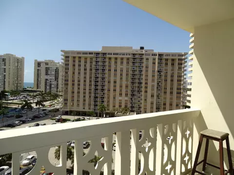 1825 S Ocean Dr #810, Hallandale Beach, FL 33009