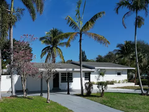 231 N Seacrest Cir, Delray Beach, FL 33444