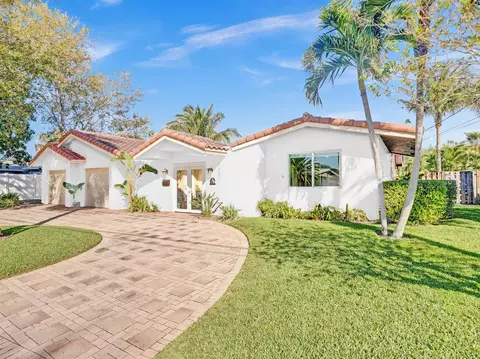 2201 NE 48th Ct, Lighthouse Point, FL 33064