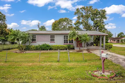 932 SW Avenue G Pl, Belle Glade, FL 33430