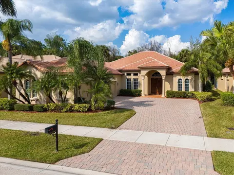 832 SW Grand Reserves Blvd, Port Saint Lucie, FL 34986