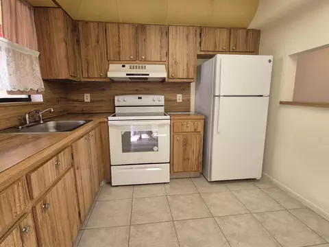 4640 Lucerne Lakes Blvd #304, Lake Worth, FL 33467