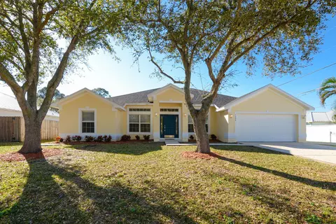 1688 SW Bascom Ave, Port Saint Lucie, FL 34953