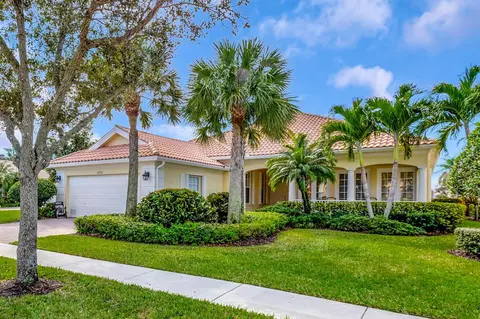 8356 Yorke Rd, Wellington, FL 33414