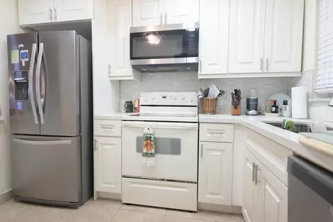 8051 Sunrise Lakes Dr N #101, Sunrise, FL 33322