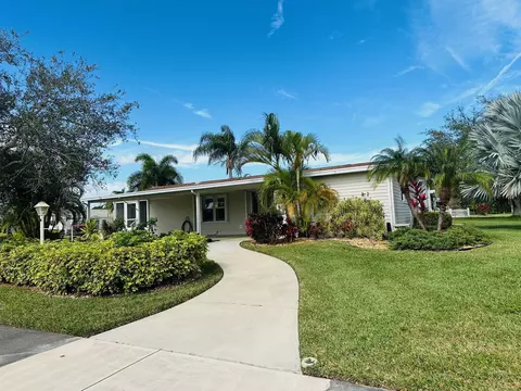 3264 Perigrine Falcon Dr, Port Saint Lucie, FL 34952