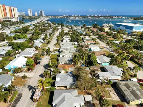119 E 24th St, Riviera Beach, FL 33404