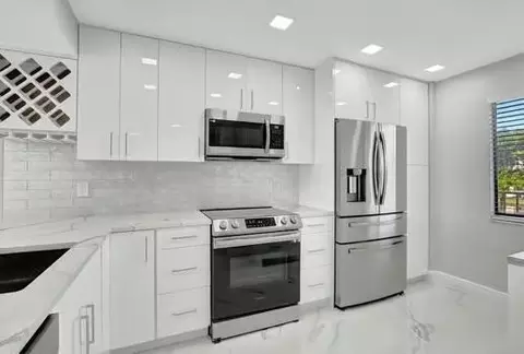 7076 Huntington Ln #407, Delray Beach, FL 33446