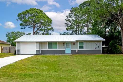 1619 SE Trumpet Ln, Port Saint Lucie, FL 34983