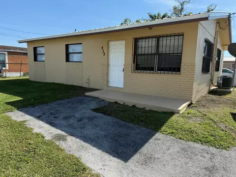832 SW Avenue B, Belle Glade, FL 33430