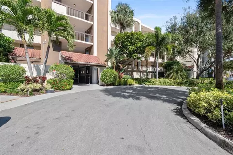 955 Egret Cir #207, Delray Beach, FL 33444